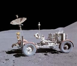 为什么在月球上要使用月球车?